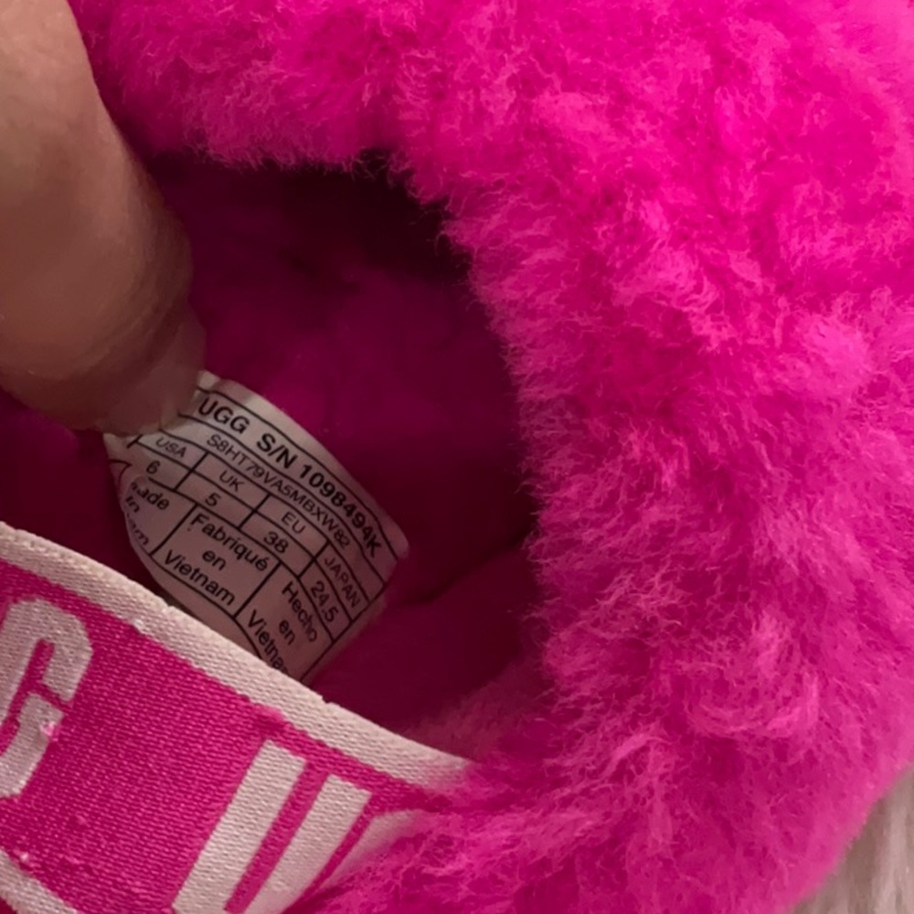 UGG slides - Picture 4 of 4